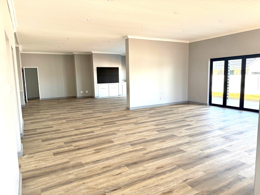 4 Bedroom Property for Sale in Tafelzicht Western Cape